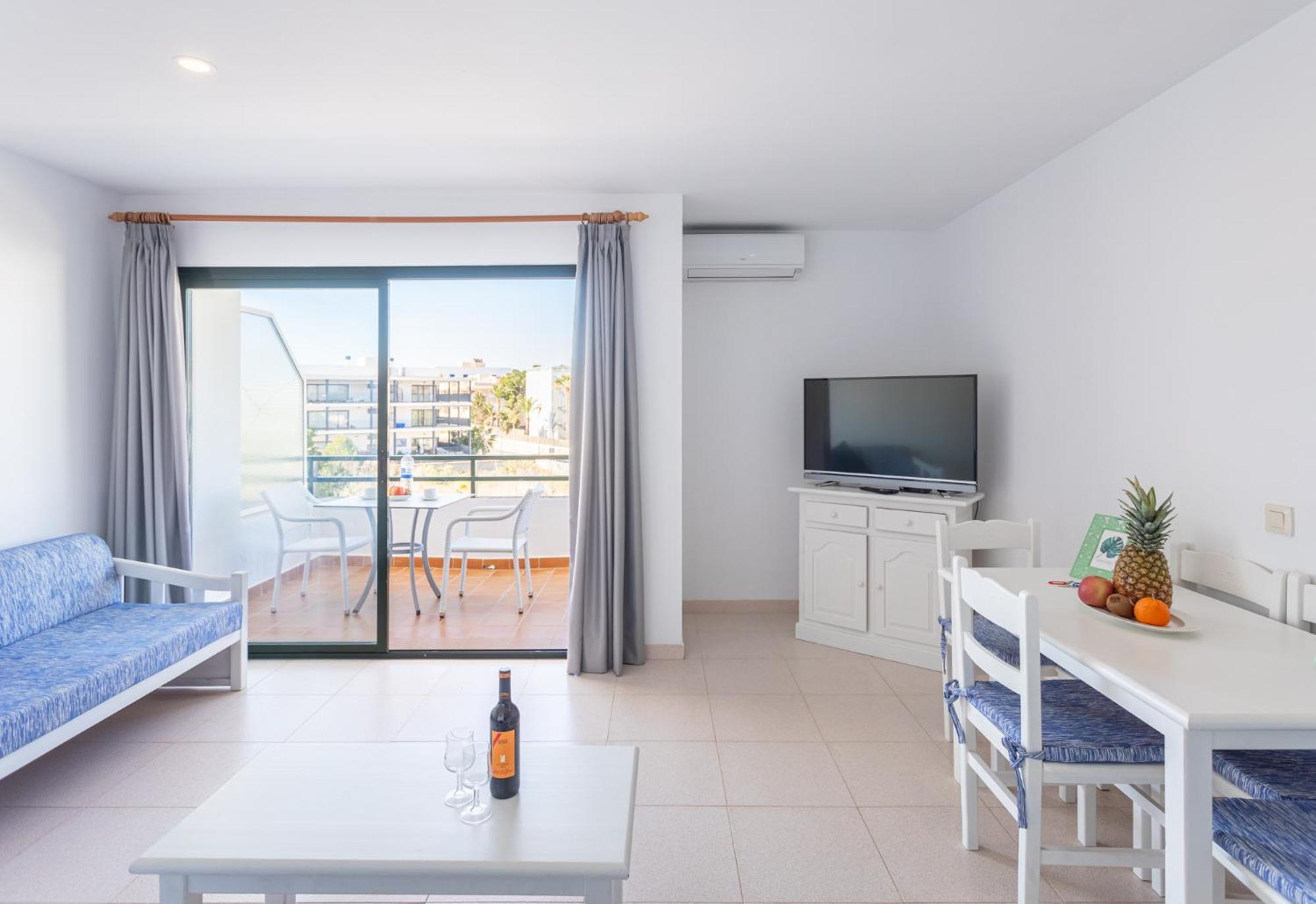 Apartamentos Es Dolc Colonia de Sant Jordi Dış mekan fotoğraf